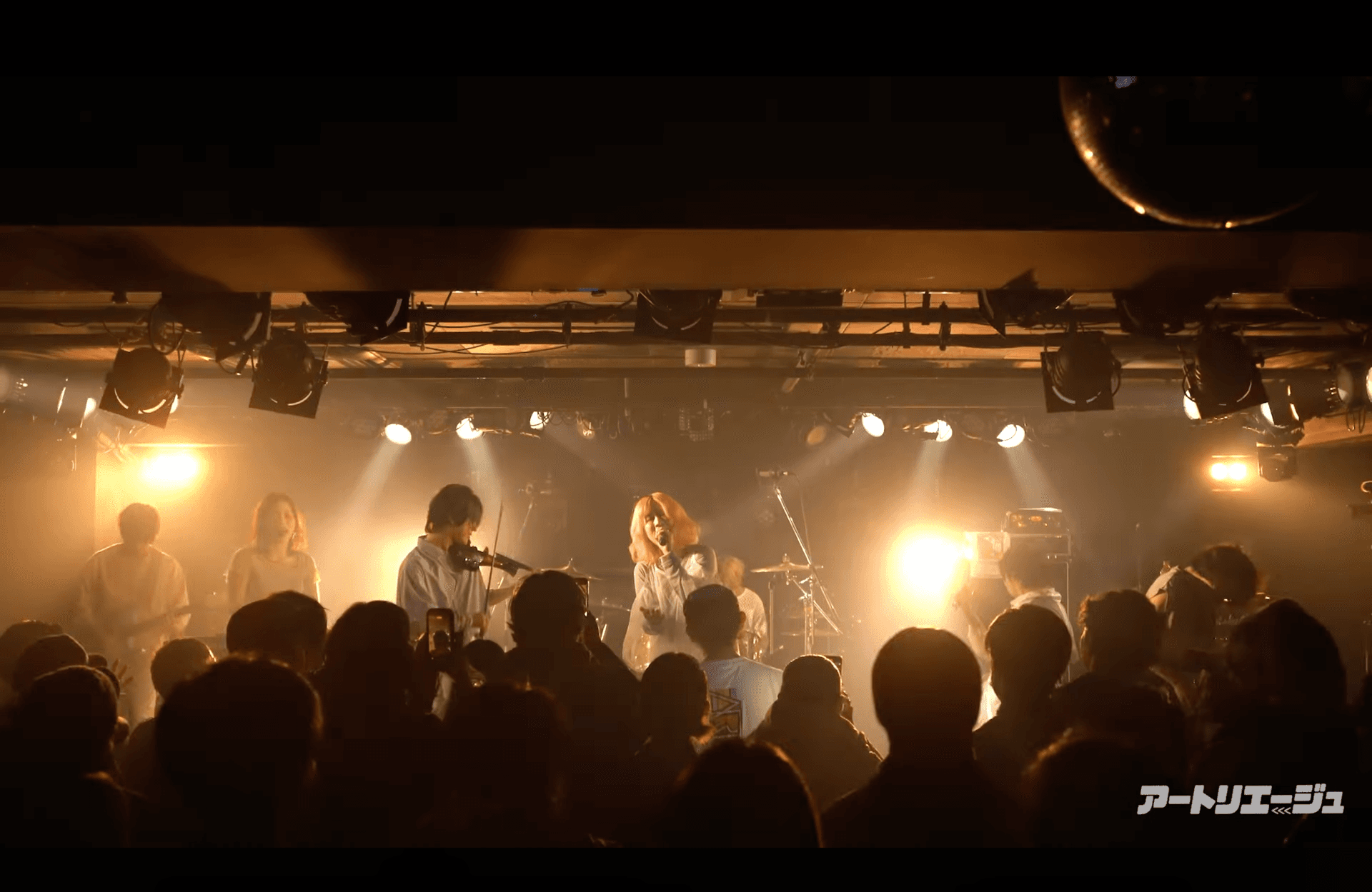 ARTLIÉGE ライブパフォーマンス
